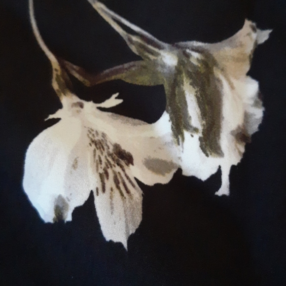 Modern wide pants, gorgeous! Fitted. - Picture 3 of 4